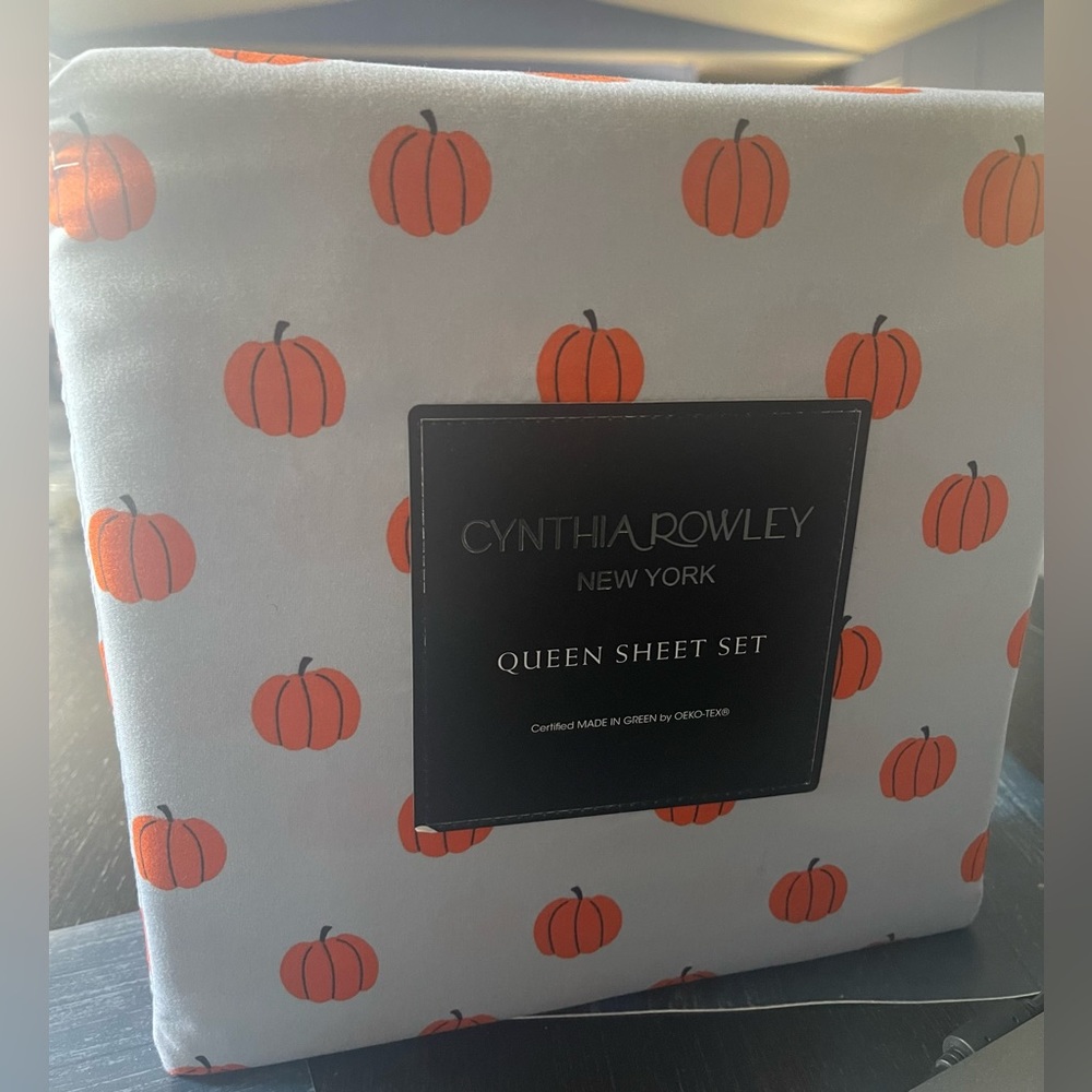 Cynthia Rowley Pumking Queen sheets